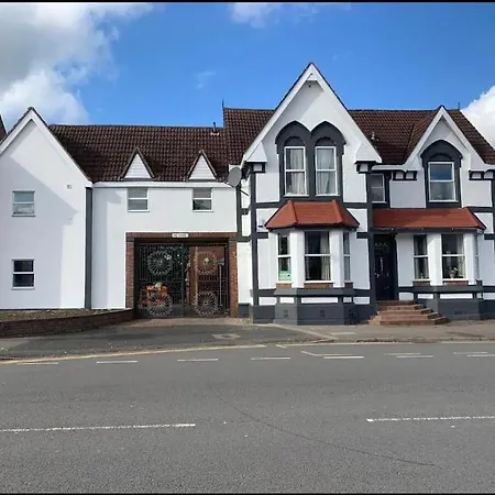Pluxa Bearwood Hotel King Bedroom With Car Park